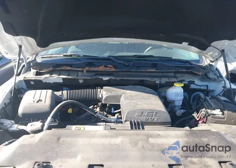 2022 Ram 1500 Classic Tradesman 4X2 8' Box from USA, damaged, VIN 3C6JR6DG5NG412610